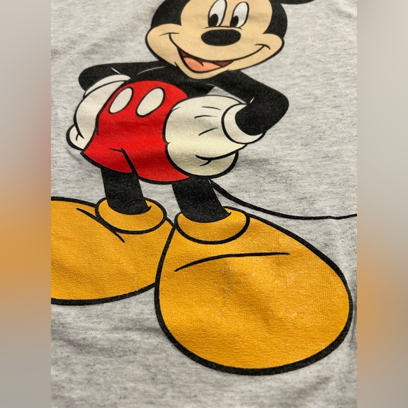 Mickey Mouse Stance Size Large Adult Shirt - Picture 5 of 5